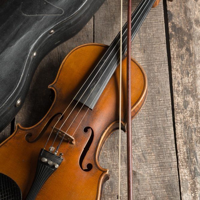 violin-wooden-textured-table-squ violin-wooden-textured-table-squ